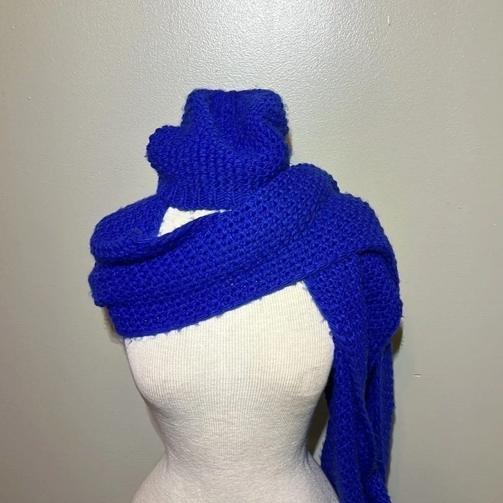 Old Navy Knitted Infinity Scarf and Toboggan, Royal Blue, One Size